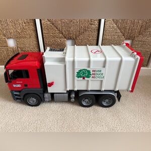 Bruder Garbage Truck (Large)
